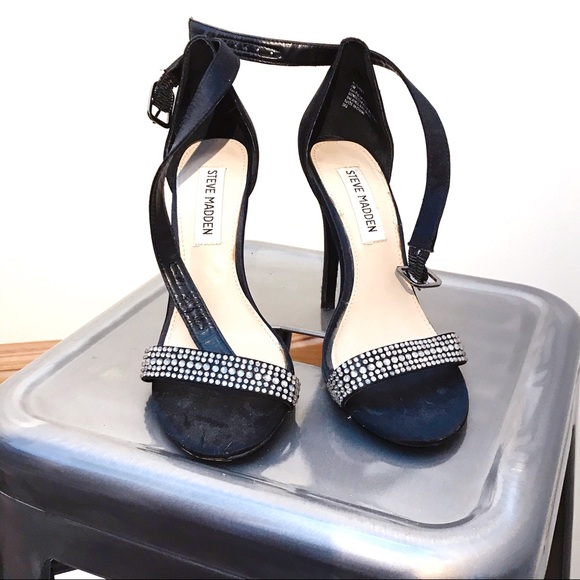 🔥2/$20 Steve Madden strappy sandals w/rhinestones - Picture 1 of 5